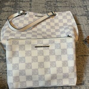 Steve Madden White Checkered Logo Tote Bag with Pouch